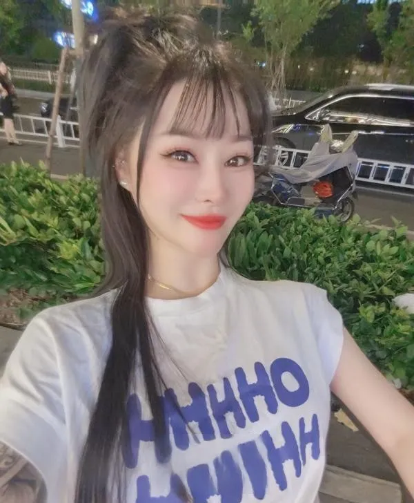 纹身巨乳少妇吉祥