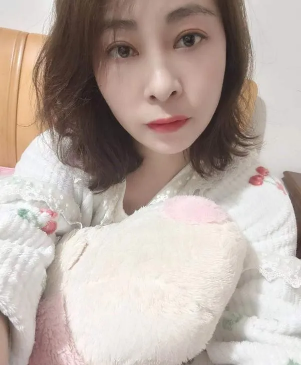 秦淮佳佳