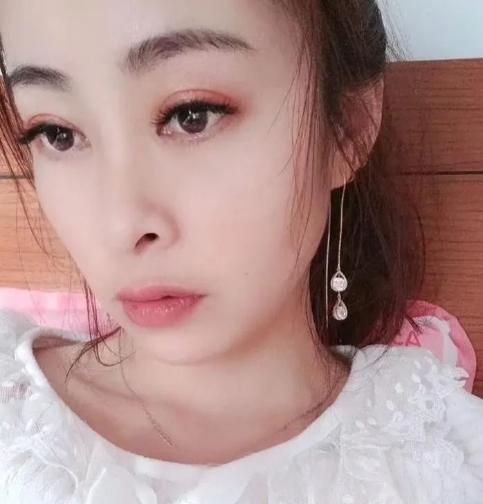 秦淮佳佳