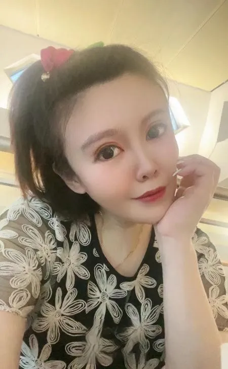哈尔滨露露肌肤雪白