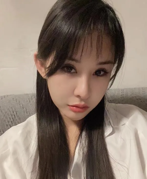 身材好颜值高妹子