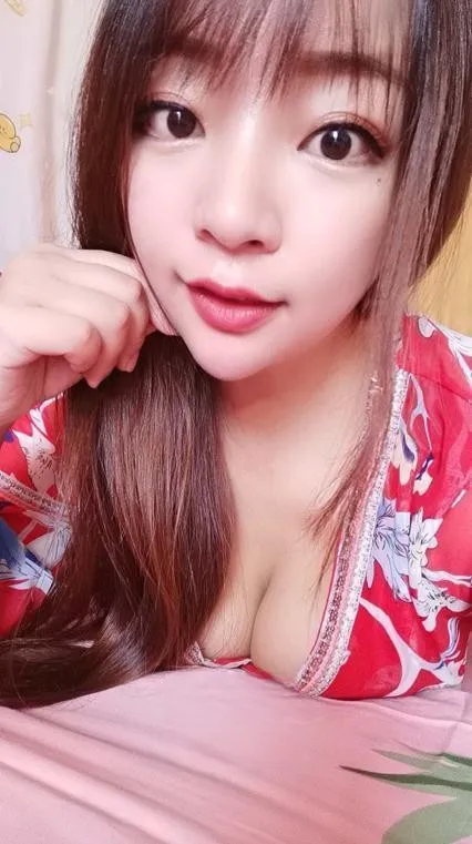 丰满美女