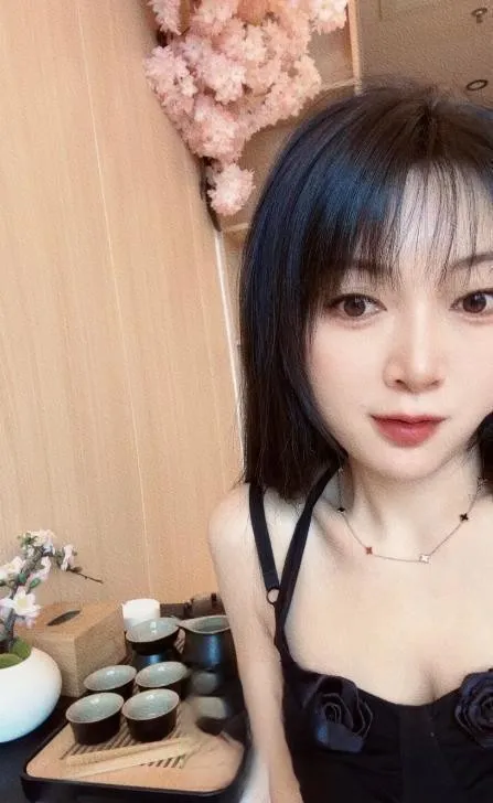 上屋地铁站小琳