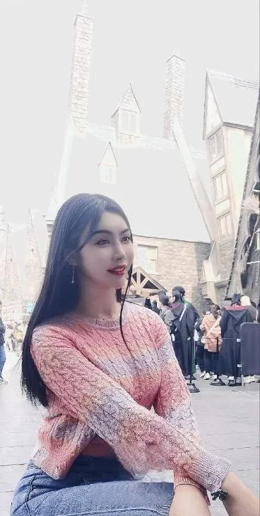 服务到位颜值妹子