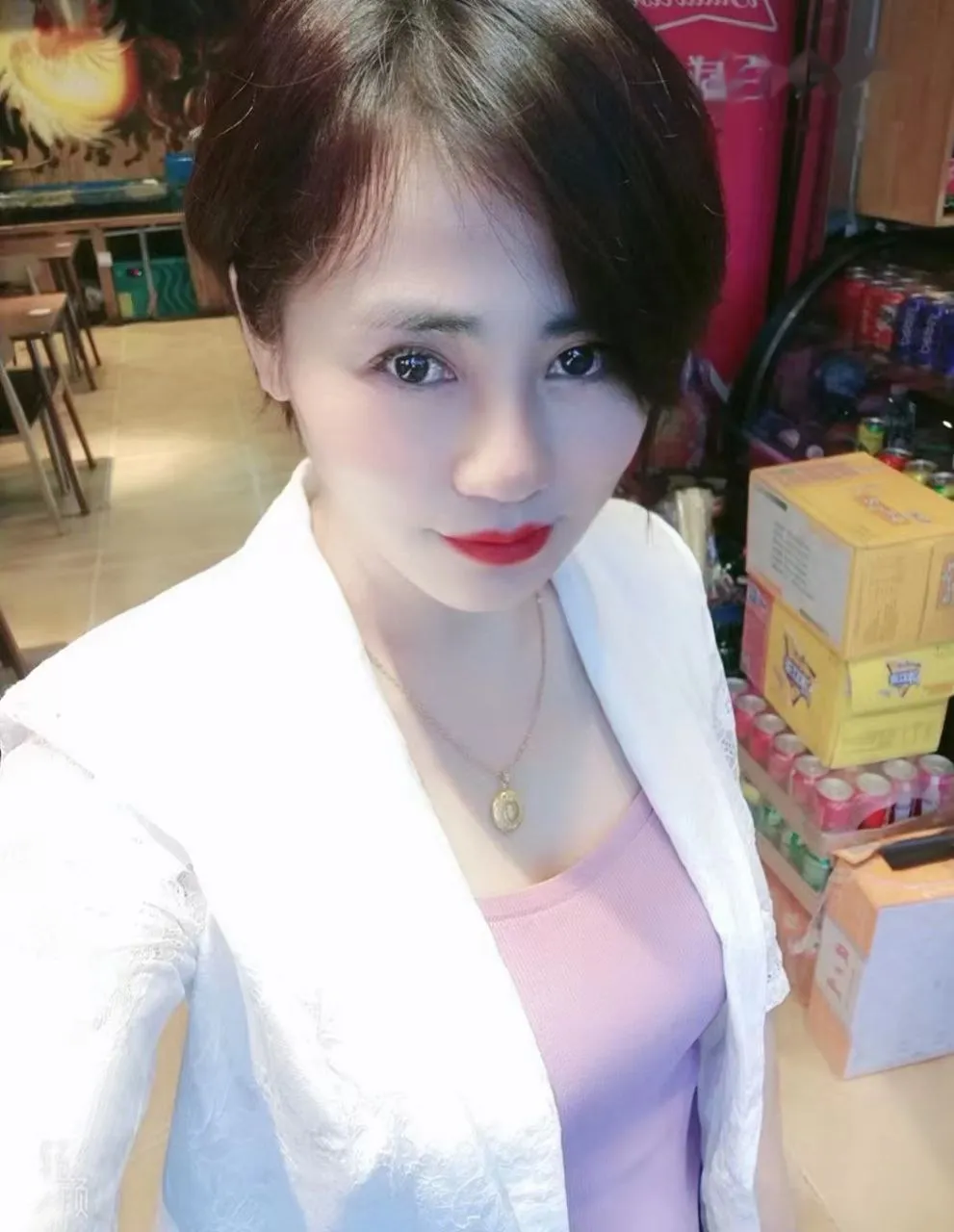 短发御姐