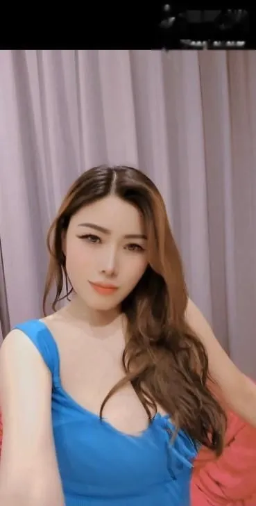 韵味十足光谷红唇