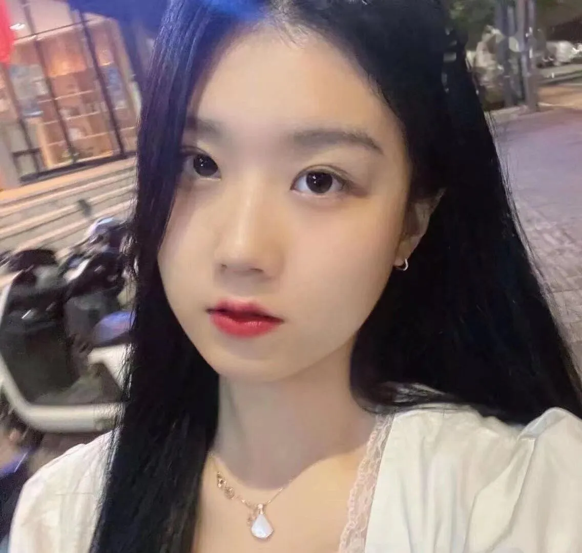 瑶湖附近的妹妹