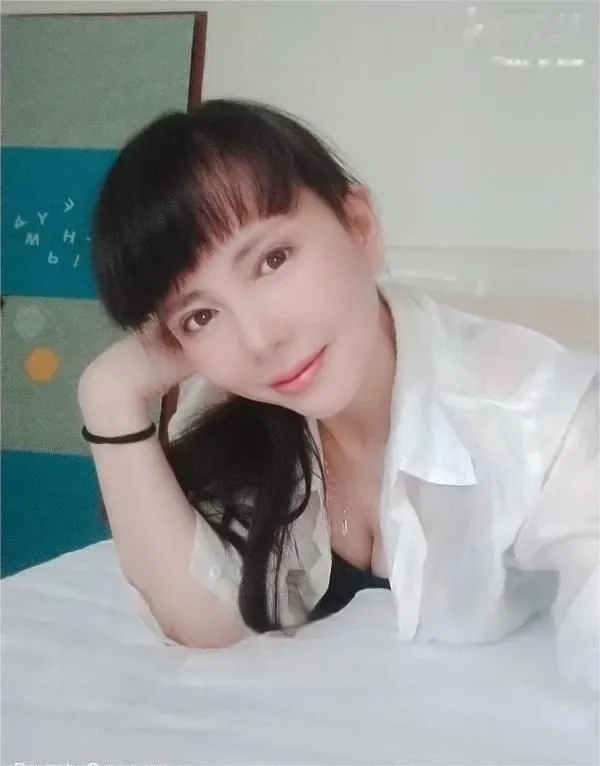 圆润苗条少妇糯米