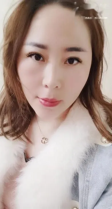 服务型大奶雪梅