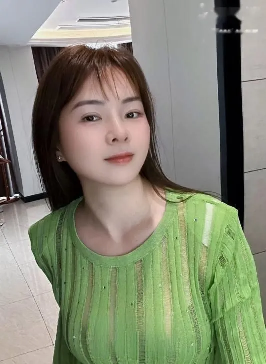 越秀小姐姐西西