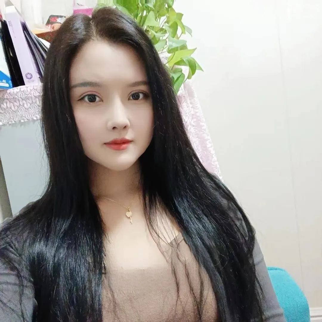 大胸李一桐
