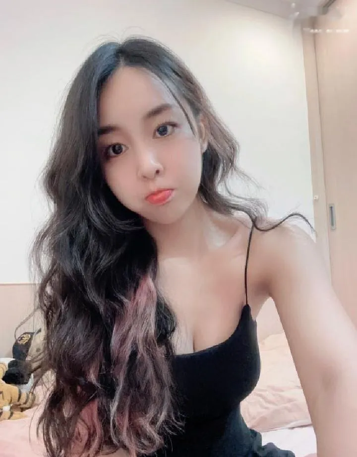 身材好颜值长腿妹子