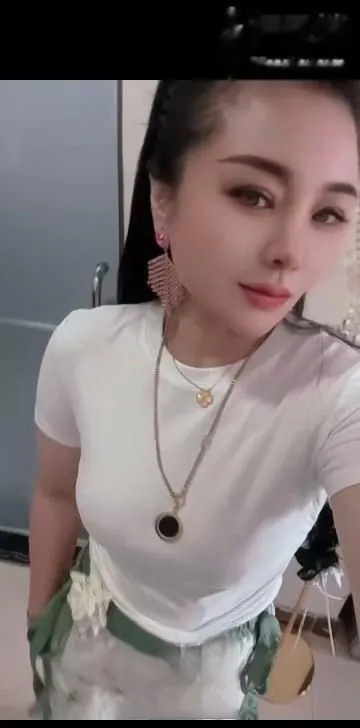 福永大胸兰兰