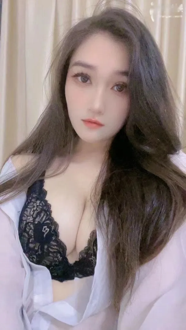 小店丰满制服御姐