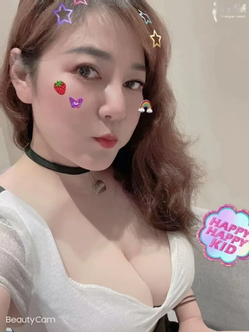 丰满大胸服务系少妇