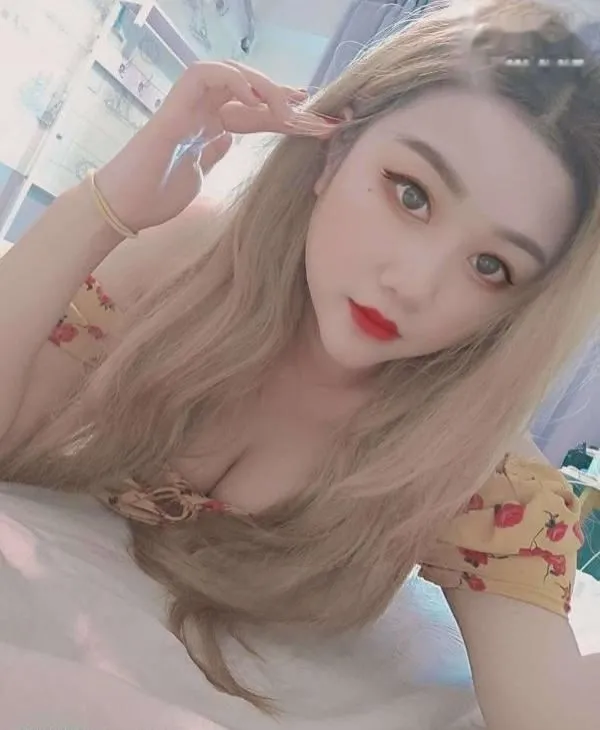 雁塔胸大服务妹子