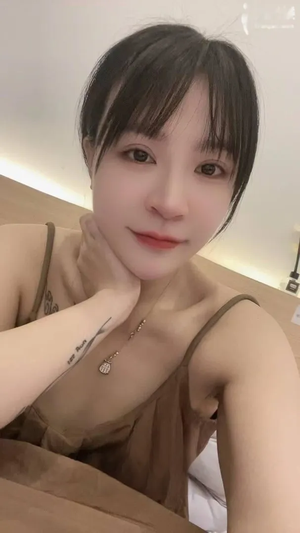 小巧玲珑真人照片