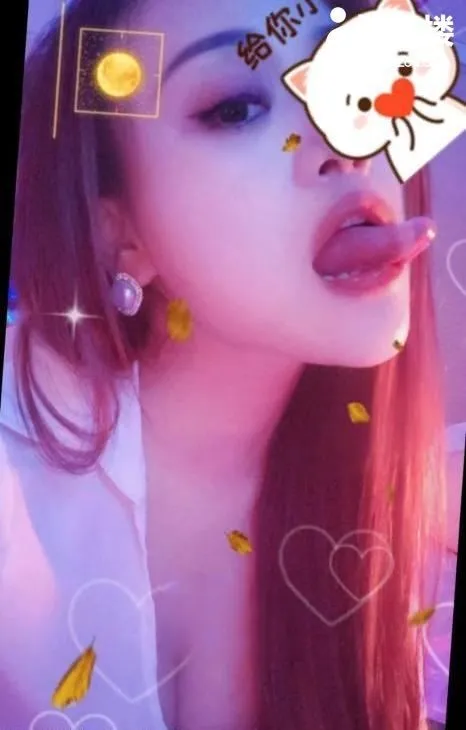 西城舌吻桃子