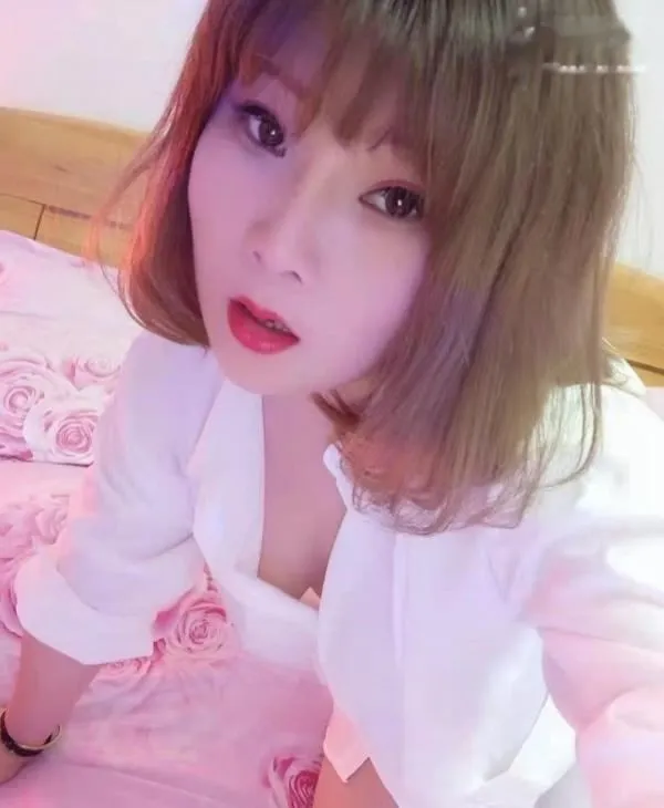 大胸风骚女贝贝