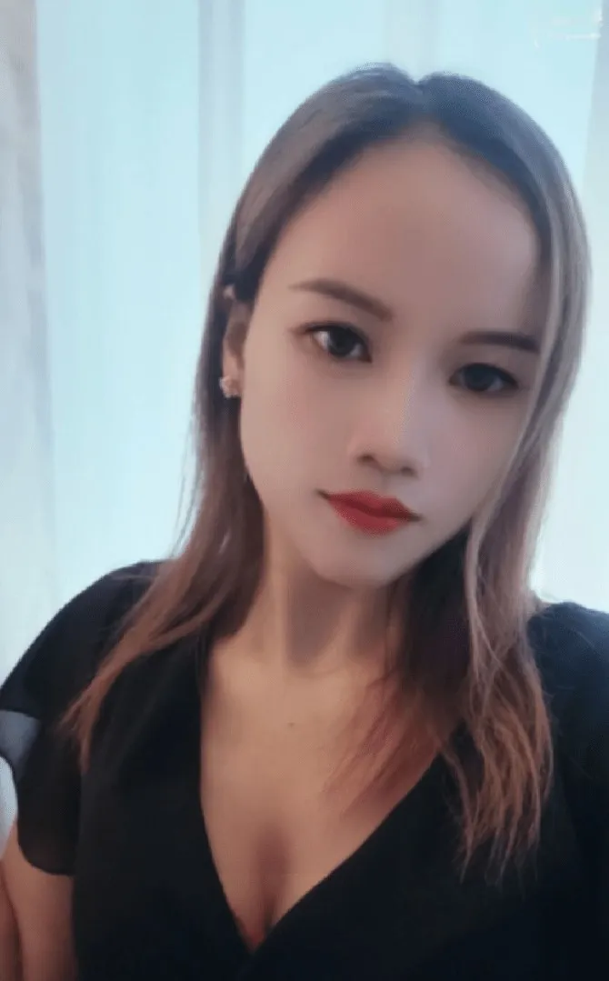 江岸轻熟女