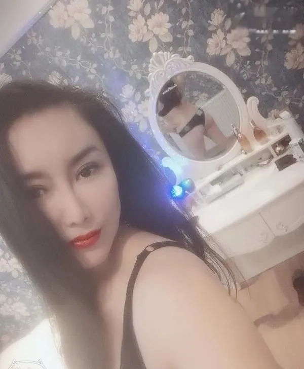丰满长腿御姐