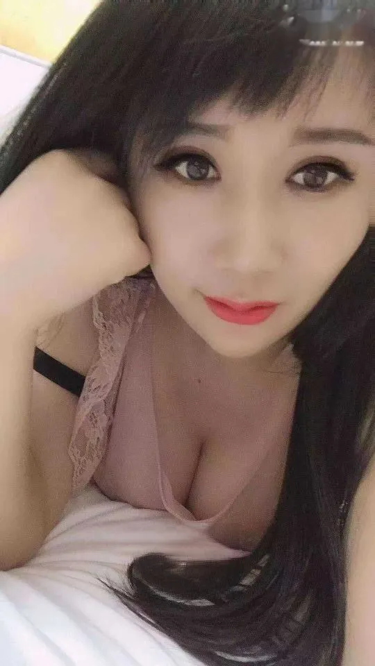 雁塔巨乳骚妇露露