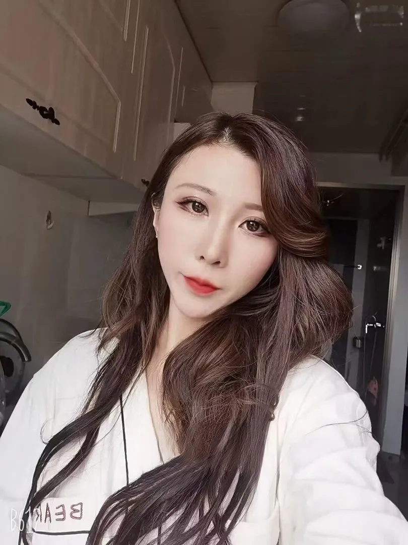 瘦小少妇悠悠