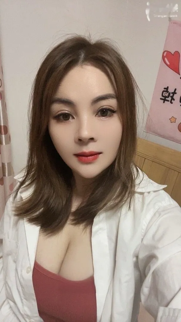 白云大奶美女