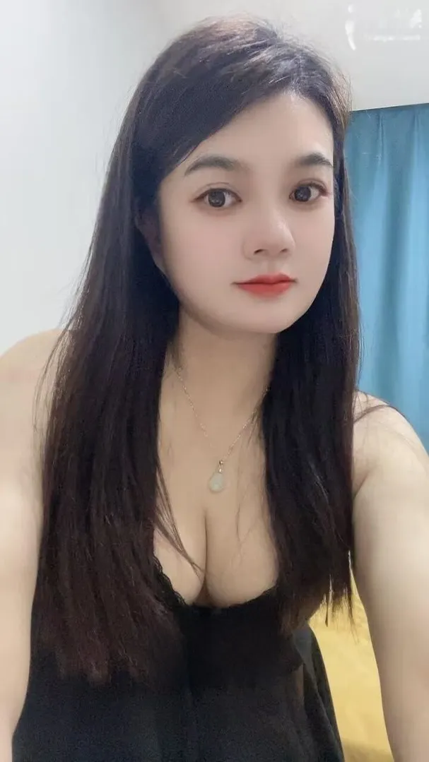 南山大胸少妇