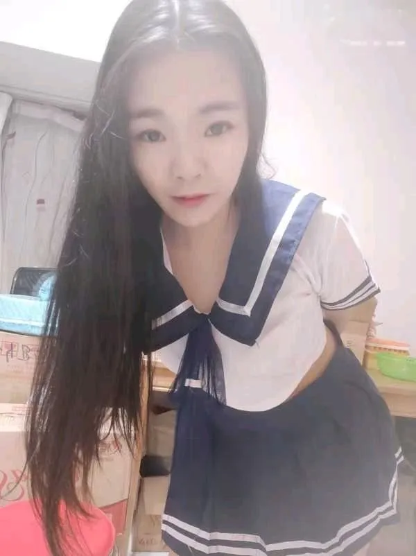 德华村少妇李雨睛，各种制服诱惑