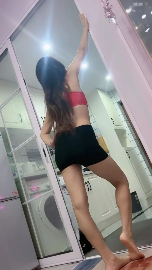 天河翘臀小少妇