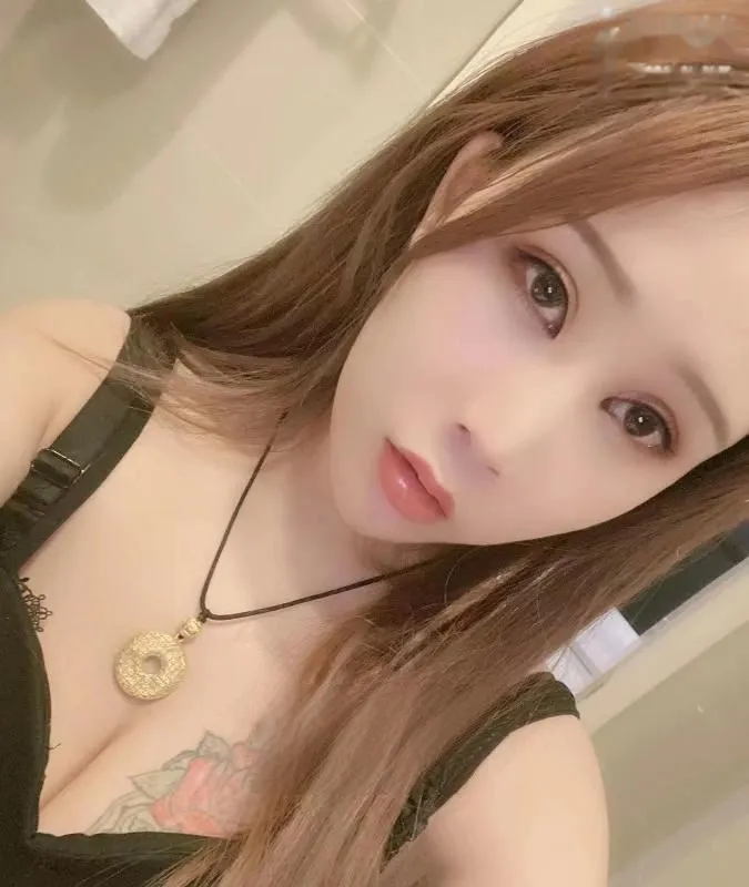 大奶玫瑰少妇