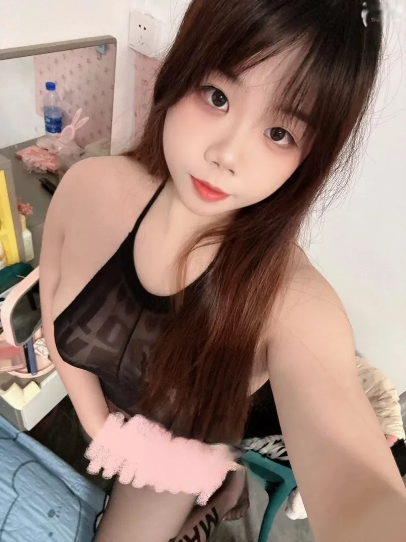 嫩妹苏苏天然大胸