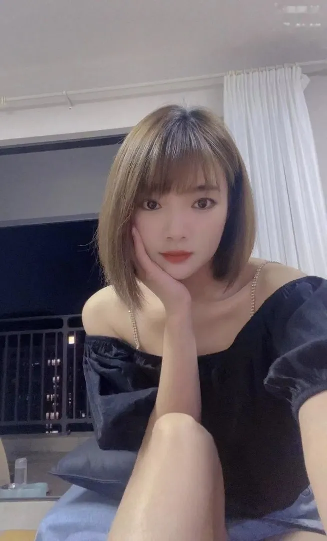 天河新人美女