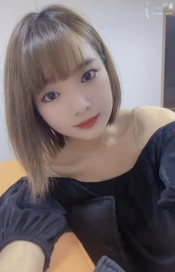 天河新人美女