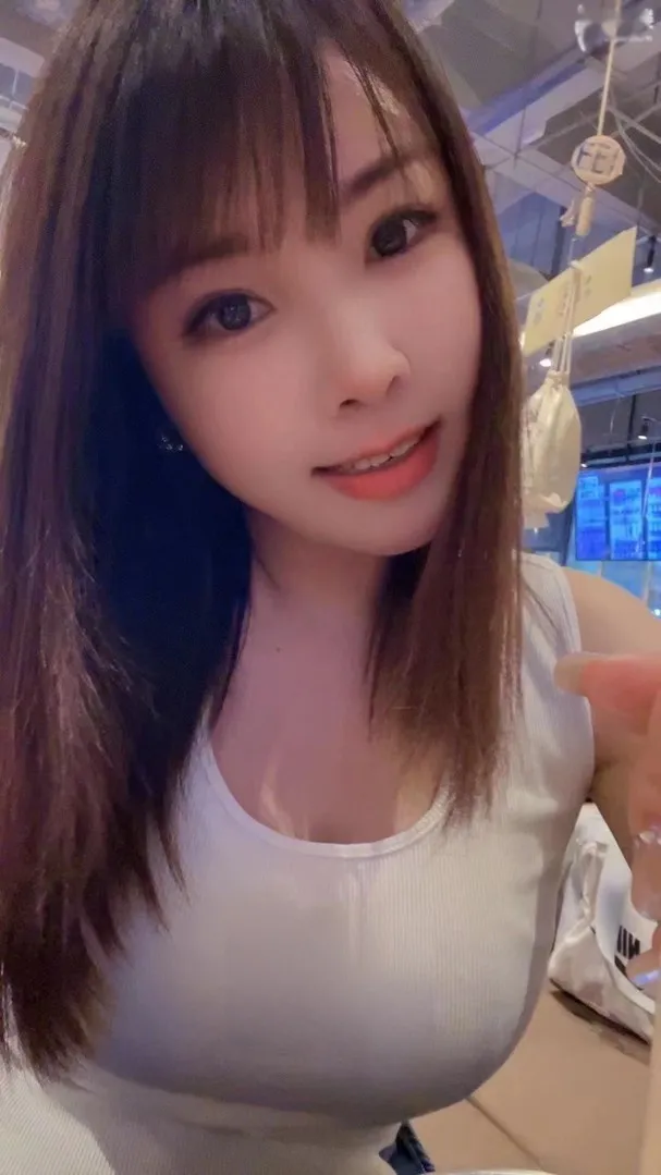 滨湖小美女