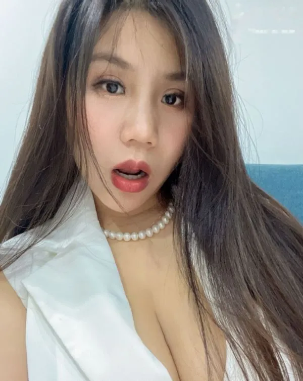 超级大胸