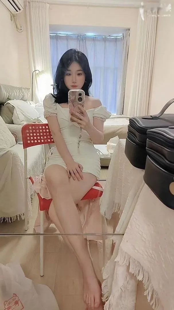 舌舔美腿夏天