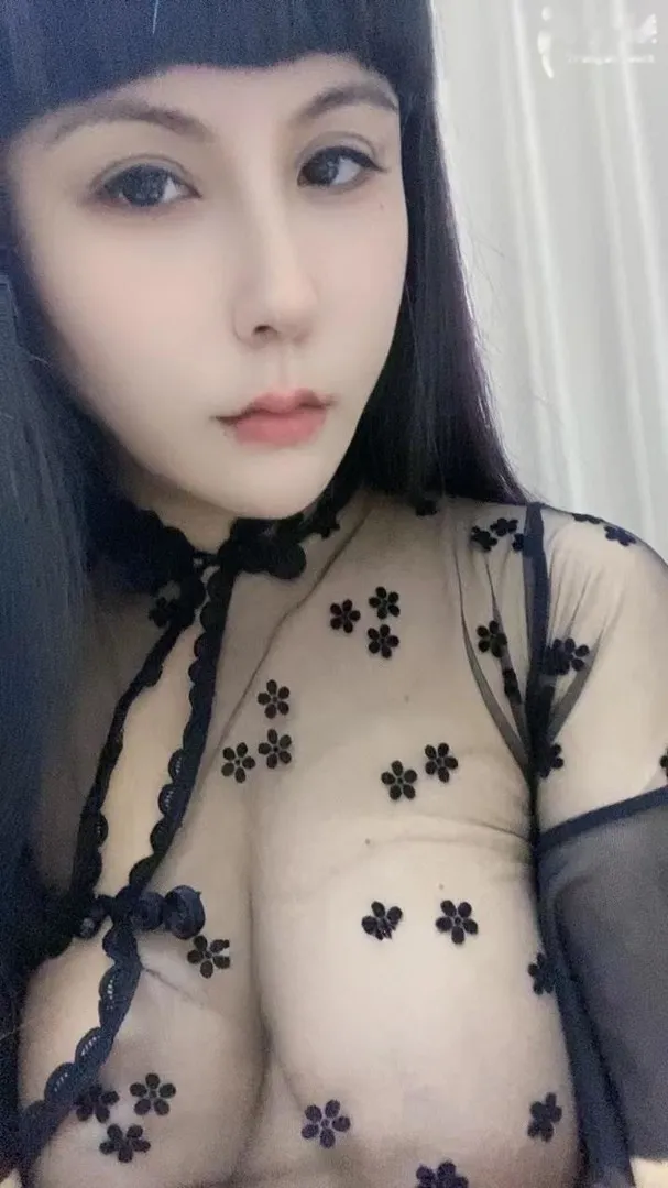 滨湖区性感大胸琪琪