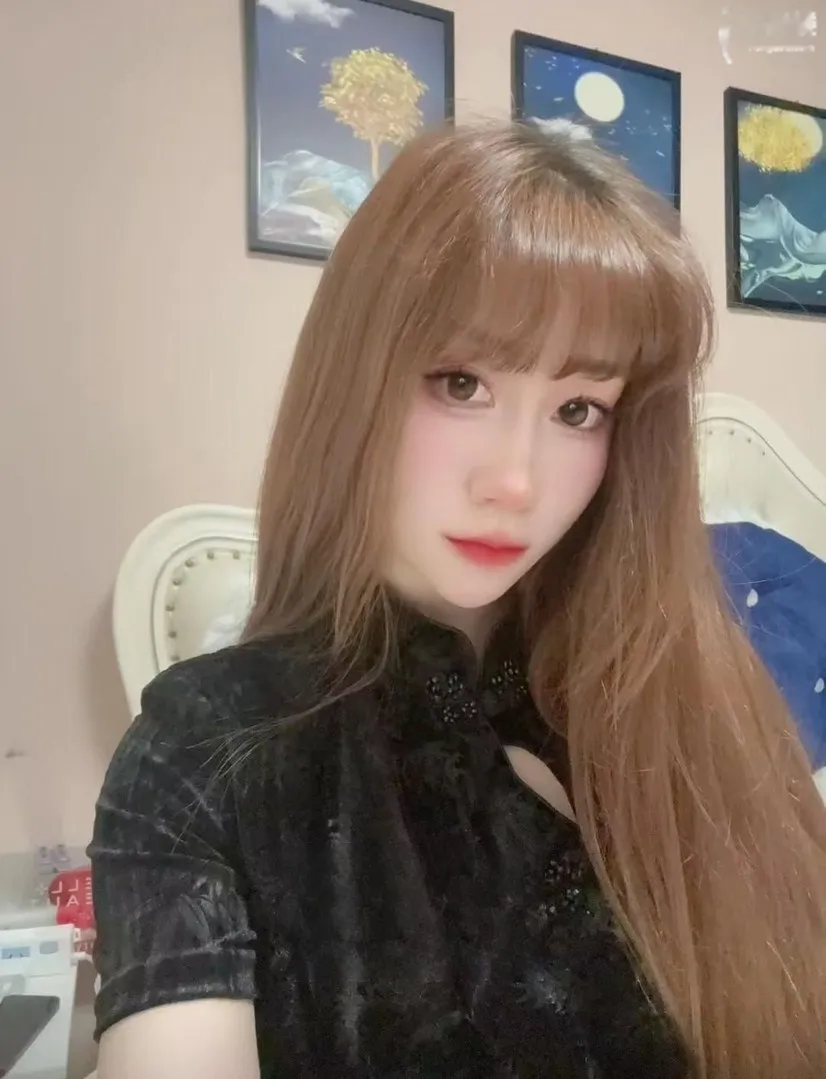 南京丰满潇怡小少妇