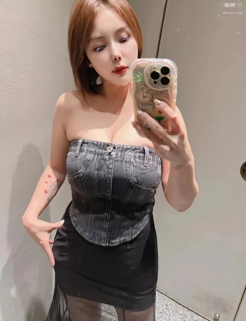 大奶短发瑜伽老师