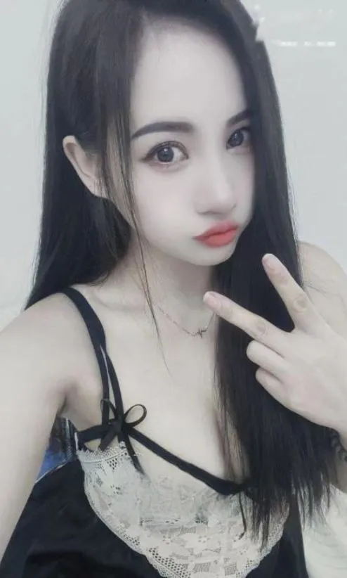 大熊小姐姐会夹人