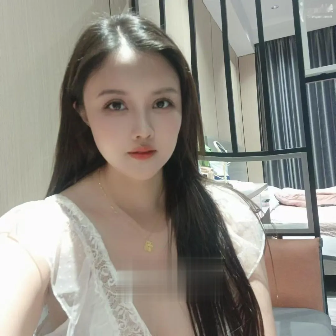 西乡美乳李一桐