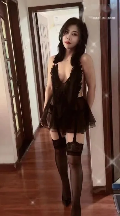 体验肥臀肉肉小姐姐