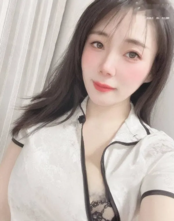 朝阳性感大奶妹子