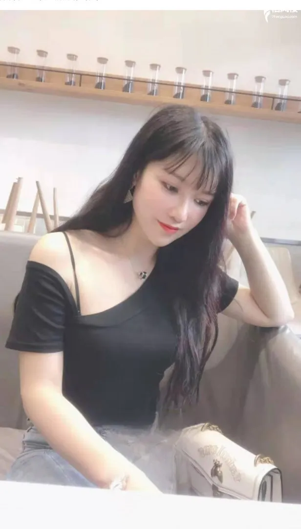 热情妩媚良家姐姐性瘾大碰就出水