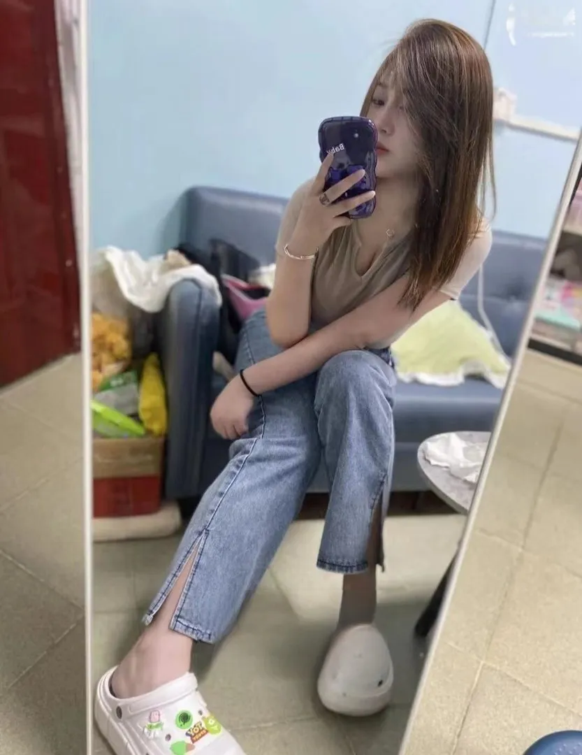 妙龄美少女胸粉妹妹嫩高颜值零零后