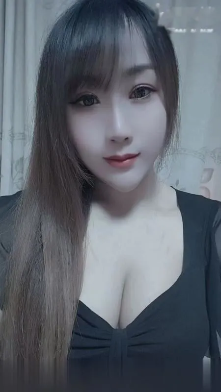 丰满大奶蜜桃臀
