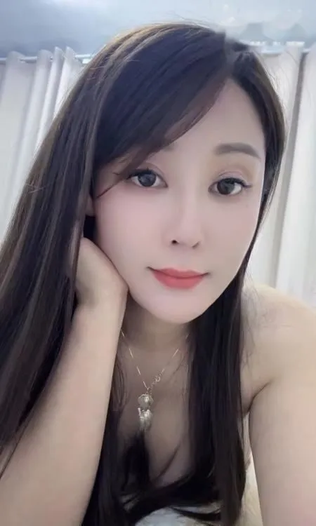 丰满性感美女