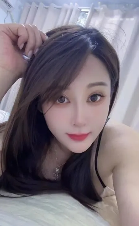 丰满性感美女